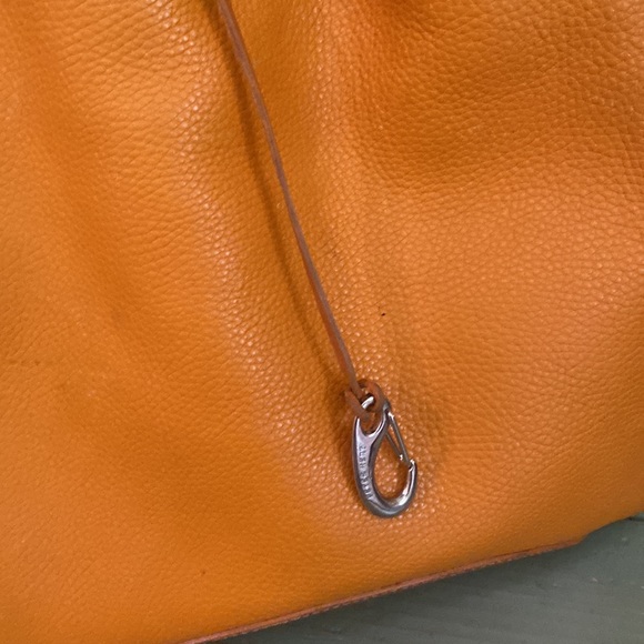 Peter Kent Buenos Aires over the shoulder leather bag - Picture 6 of 9